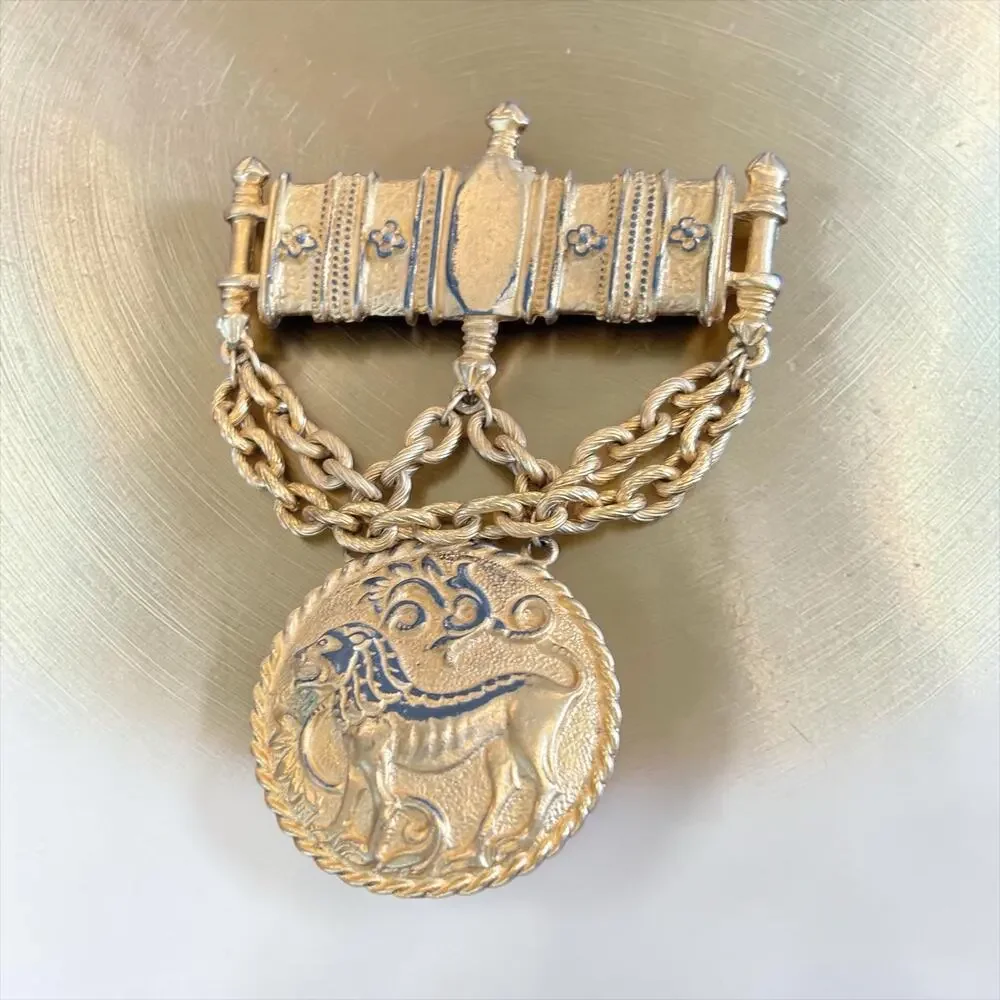Les Bernard Gold Ram Medallion Brooch Massive Chain Runway Statement Pin